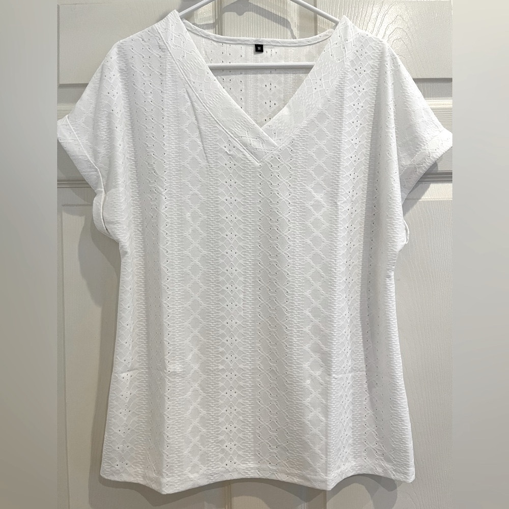 Elegant *NEW*White Eyelet Women's Top